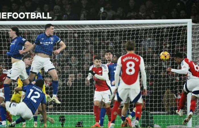 Arsenal erringt einen 1:0-Sieg über Ipswich und hält das Titelrennen am Leben