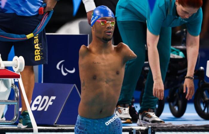 „Ich bin oft ertrunken“, erzählt Gabriel dos Santos Araujo, wie er vor seinen Goldmedaillen in Paris das Schwimmen ohne Arme lernte