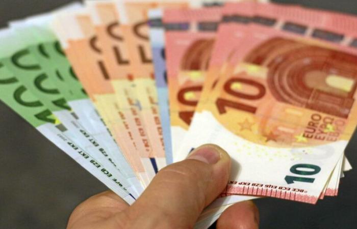 Eine Überweisung von durchschnittlich 212 Euro für Sparbuch-A-Inhaber im Jahr 2024