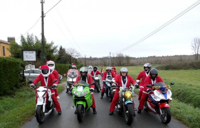 Biker-Weihnachtsmänner reisten im Regen durch Lot-et-Garonne, um Geschenke zu verteilen