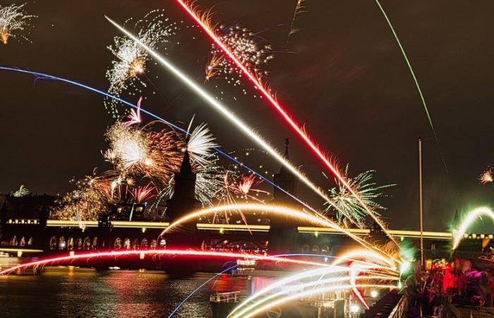 Silvester: Bei einem Feuerwerk kommen in Deutschland fünf Menschen ums Leben, 400 Menschen werden festgenommen, ein Polizist wird schwer verletzt