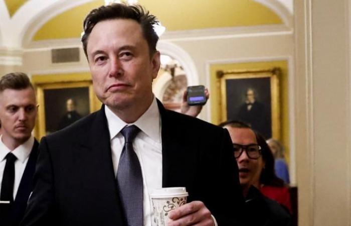 Elon Musk ändert seinen Namen in X und sorgt mit seinem neuen Profilbild für Kontroversen