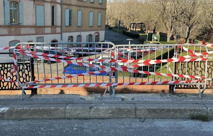 „Die Wunder des neuen Jahres“: Ein Auto zerschmettert das Geländer des Pont Vieux und landet nach einem spektakulären Sturz auf dem Dach