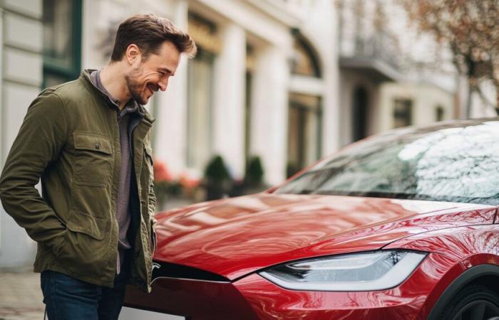 Dieser Fahrer hat mit seinem Tesla Model 3 in 5 Jahren 250.000 km zurückgelegt: Er zeigt den Zustand seiner Batterie und die Reparaturen, die er durchführen musste