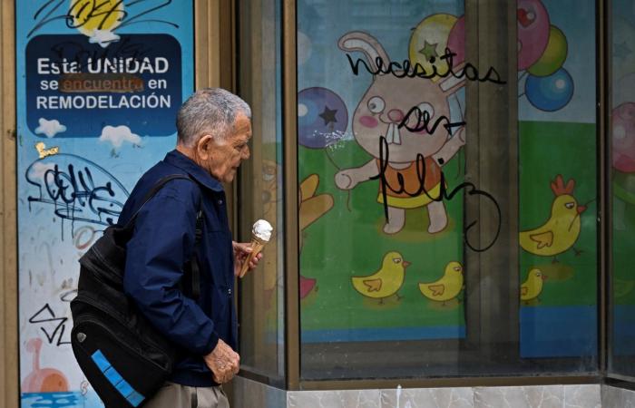 „Du musst glücklich sein“, ruft das Graffiti den Bewohnern Havannas zu