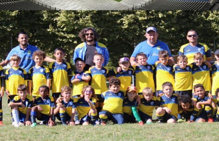 „Das Einzige, was mir Angst macht, sind die Sitze“: Wenn ein Amateur-Fußballverein einem Spiel der französischen Mannschaft beiwohnen möchte