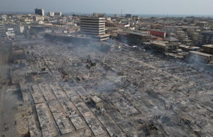 In Accra verwüstet ein Großbrand Ghanas wichtigsten Second-Hand-Kleidungsmarkt