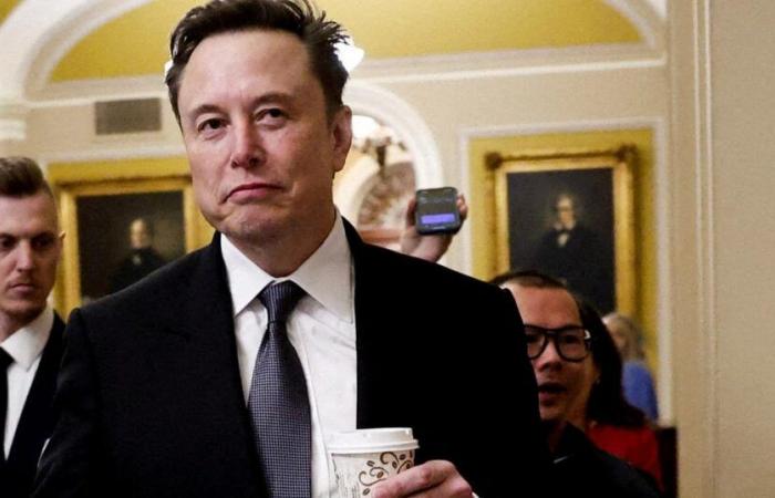 Elon Musk greift die britische Regierung an und unterstützt rechtsextreme Aktivisten