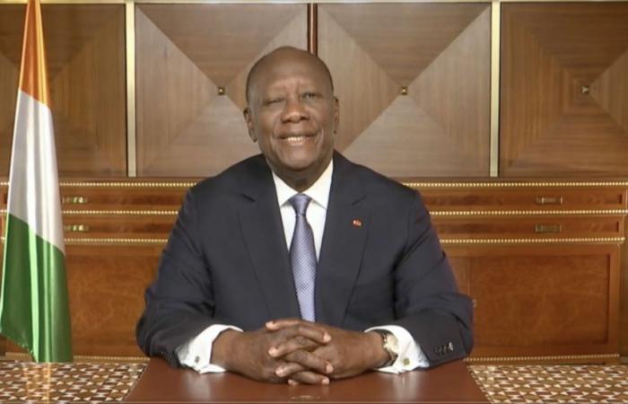 Alassane Ouattara kündigt die Übergabe des französischen Militärstützpunkts in Abidjan im Januar an