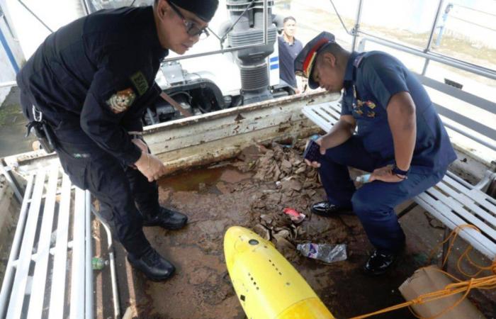 Chinesische Unterwasser-Seegleiter-Drohne von Fischer auf den Philippinen gefangen