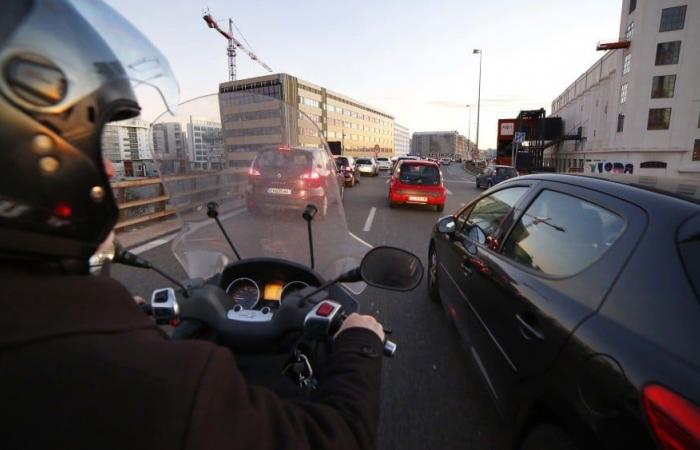 In Bouches-du-Rhône und Vaucluse bleibt der Verkehr von Motorrädern zwischen den Fahrspuren auch im Jahr 2025 gestattet