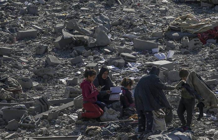 12 Tote laut Rettungsdiensten, Israel sagt, es sei immer noch Ziel