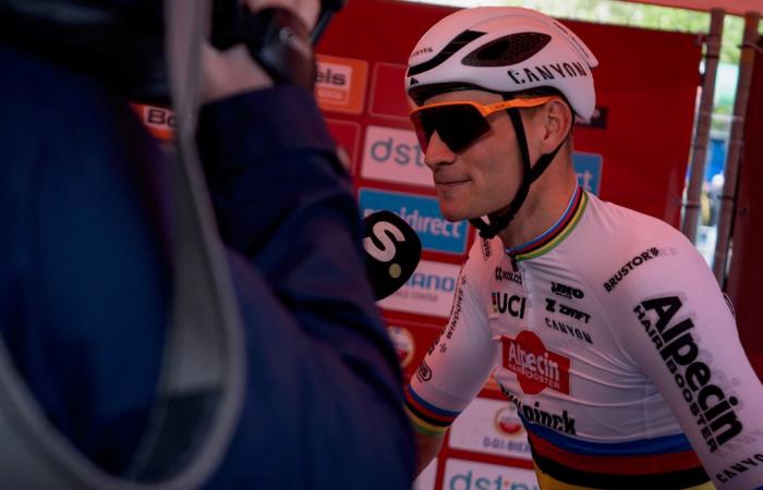 Mathieu van der Poel zieht sich aus der 9. Runde des Cyclocross-Weltcups 2024–2025 in Dendermonde zurück