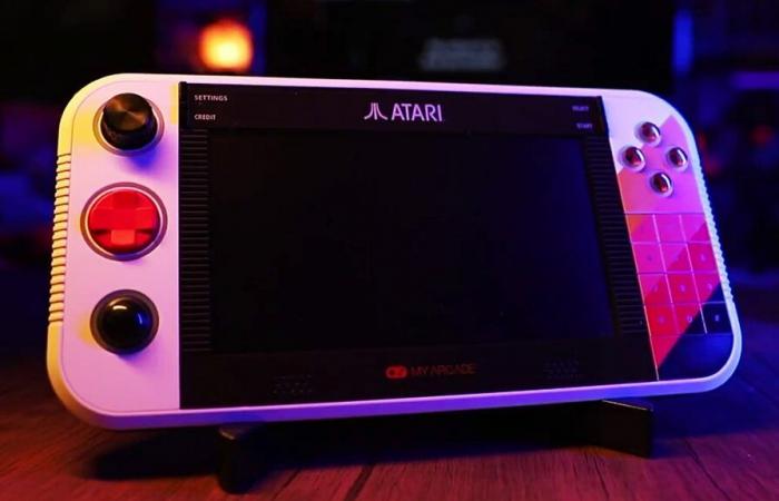 Überraschung: Atari stellt seine neue tragbare Konsole im Retro-Look vor! | Xbox