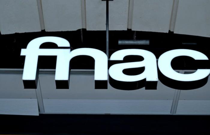 Vor seiner endgültigen Schließung organisiert Fnac auf den Champs-Élysées in Paris einen großen Ausverkauf