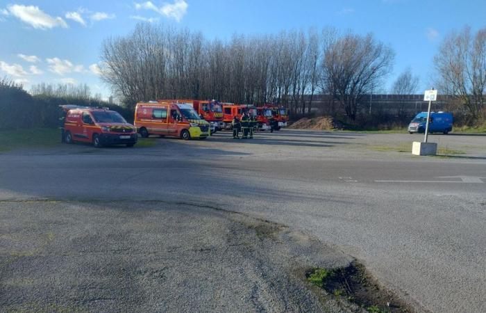 Evakuierung von Mitarbeitern, aber nach einem Brand bei Arcelor Mittal Dunkirk wurden keine Verletzten gemeldet