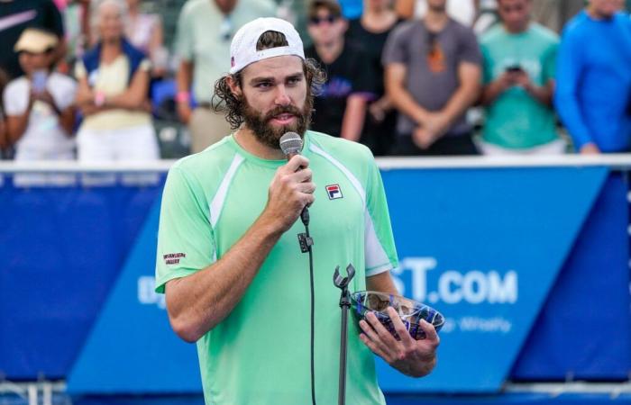 Reilly Opelka schockiert Novak Djokovic in Brisbane: Ein Sieg für den Außenseiter.