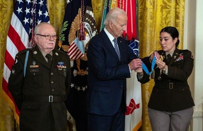 Mehrere Persönlichkeiten wurden von Joe Biden vor seiner Abreise ausgezeichnet