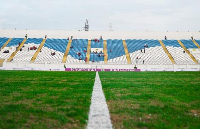 Der Rasen des Larbi-Zaouli-Stadions wird bald saniert