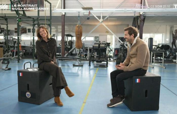 Isabelle Ithuburu wird von Guillaume Canet in einem Interview gefangen