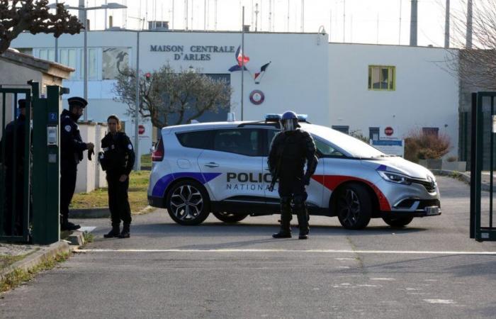 die Aussage des Wärters nach der Geiselnahme im Gefängnis von Arles