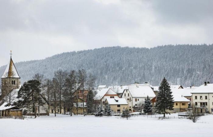 Frostige Nacht mit bis zu -31 Grad in La Brévine, Vorsicht vor Eisgefahr – rts.ch