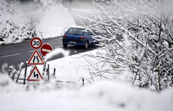 Eine Störung, die Schnee und Eis mit sich bringt, durchquert den Norden Frankreichs