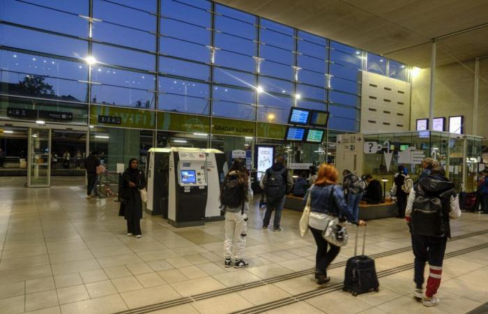 Ein 23-jähriger junger Mann wurde am Bahnhof Angers mit Hammer und Messer getötet