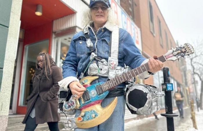 Der aus Montreal reisende Jimi Hendrix hofft, dem Tod ein weiteres Jahr lang mit seiner Gitarre zu entkommen und endlich seinen Traum zu verwirklichen, seine Kompositionen im Jahr 2025 im Studio aufzunehmen