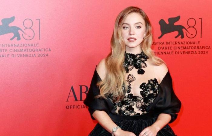 Sydney Sweeney küsst ihren Verlobten, ihre Fans weinen zum Skandal