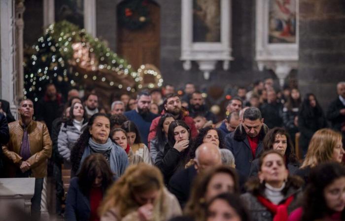 wie das neue Regime die Christen beruhigen will