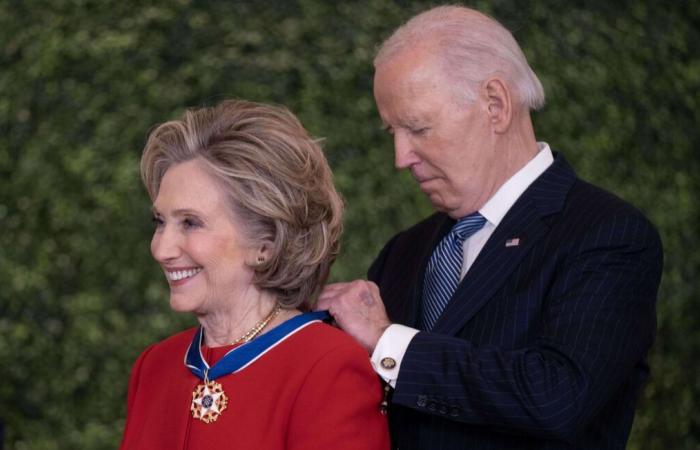 Clinton, Soros, Messi … Bevor er an Trump übergibt, dekoriert Biden um jeden Preis