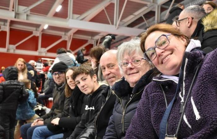 Erleben Sie noch einmal das Eishockeyspiel zwischen Neuilly-sur-Marne und Dünkirchen, das auf der Eisbahn von Dreux ausgetragen wurde