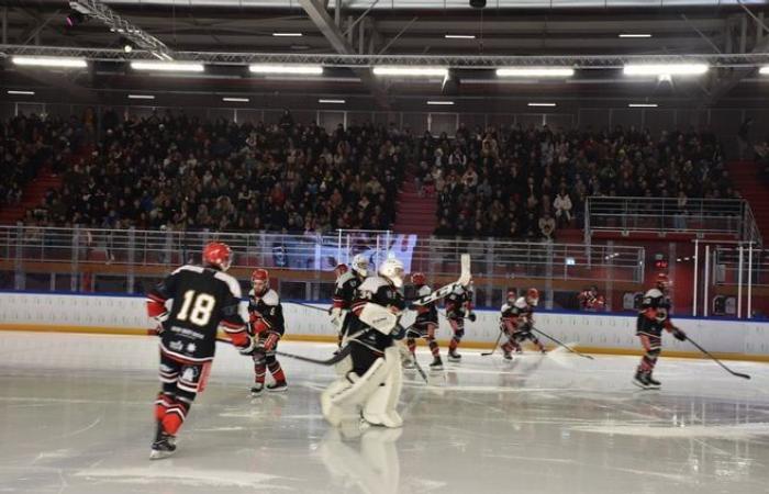 Erleben Sie noch einmal das Eishockeyspiel zwischen Neuilly-sur-Marne und Dünkirchen, das auf der Eisbahn von Dreux ausgetragen wurde