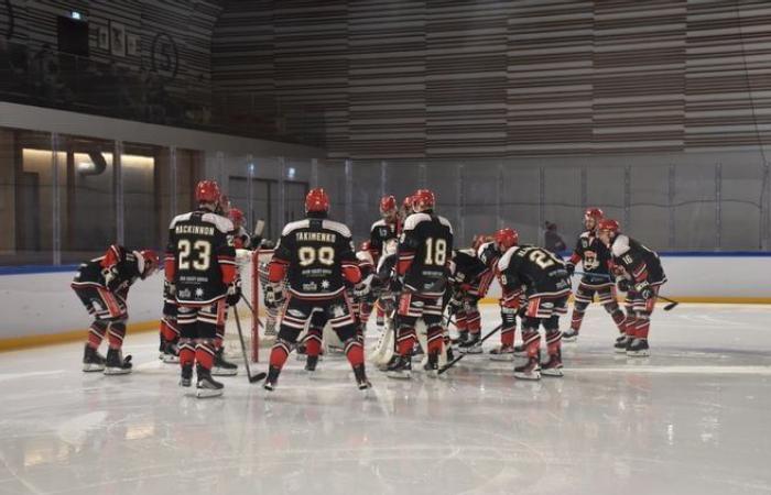 In Bildern: Erleben Sie noch einmal das Eishockeyspiel zwischen Neuilly-sur-Marne und Dünkirchen, das auf der Eisbahn von Dreux ausgetragen wurde