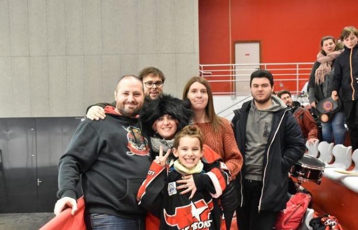 Erleben Sie noch einmal das Eishockeyspiel zwischen Neuilly-sur-Marne und Dünkirchen, das auf der Eisbahn von Dreux ausgetragen wurde