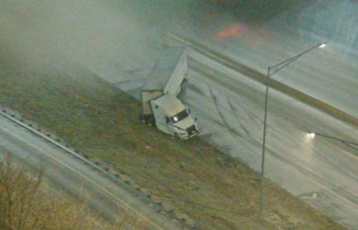 Blizzard sperrt wichtige Autobahnen und Autobahnen in Kansas