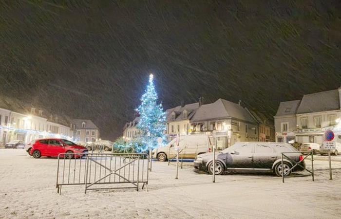 IN BILDERN. Der Schnee fiel über Nacht, entdecken Sie die weiß getünchten Straßen und Winterlandschaften