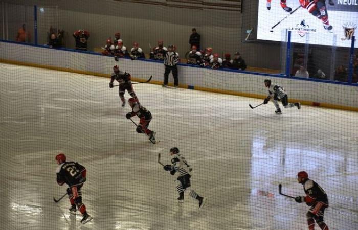 Erleben Sie noch einmal das Eishockeyspiel zwischen Neuilly-sur-Marne und Dünkirchen, das auf der Eisbahn von Dreux ausgetragen wurde