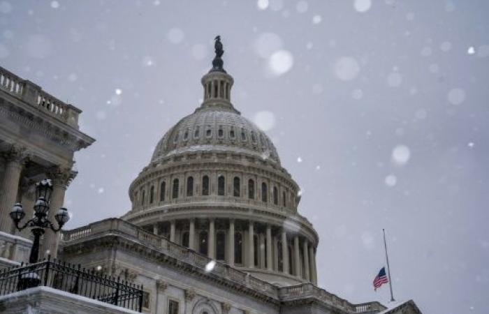 Die zentralen und östlichen Vereinigten Staaten wurden von einem Wintersturm erfasst, Washington lag unter Schnee