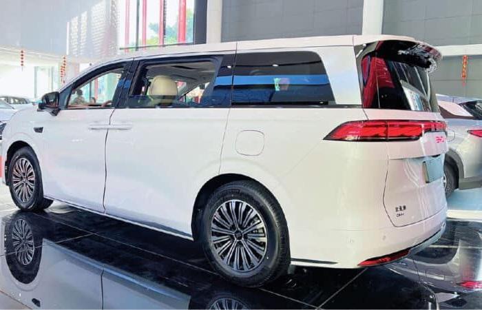 Der BYD Xia PHEV-Minivan erreichte die Händler noch vor der Markteinführung