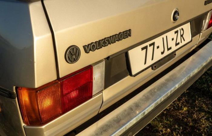 37 Jahre später liefert ihm Volkswagen endlich seinen Golf aus …