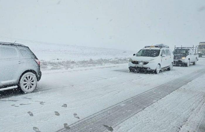 Öfen greifen ein, um den Schnee von den Straßen zu entfernen