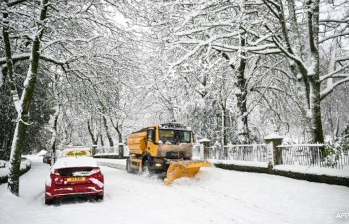 Schnee und Eis stören die Neujahrsreisesaison in Europa