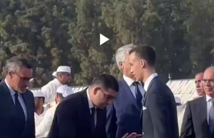 Prinz Moulay Hassan bringt das königliche Protokoll durcheinander