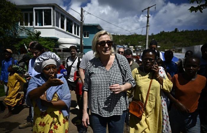 In Mayotte will Marine Le Pen „die Glocke läuten“, um an die Versprechen der Regierung zu erinnern