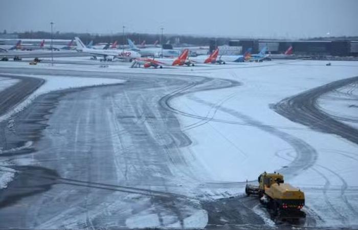 Transportunterbrechungen aufgrund starker Schneefälle in England und Deutschland – lakome2