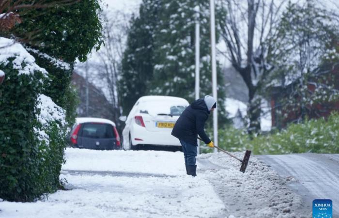 Starker Schneefall in Großbritannien führt zu Reiseunterbrechungen und Stromausfällen – Xinhua