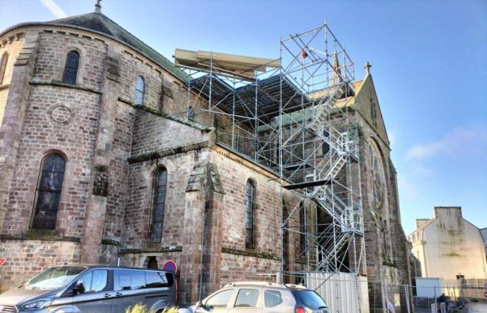 Die Eröffnung dieser Kirche im Finistère verzögerte sich