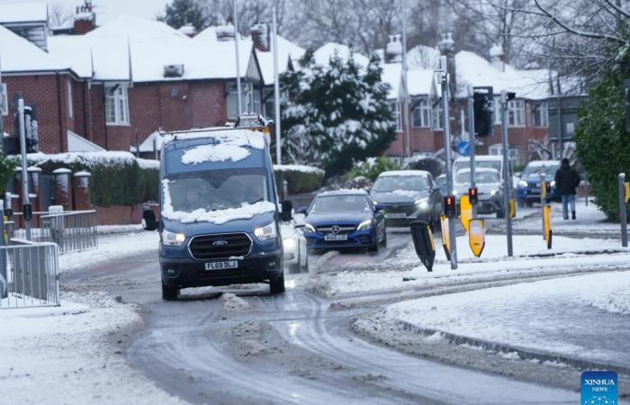 Starker Schneefall in Großbritannien führt zu Reiseunterbrechungen und Stromausfällen – Xinhua